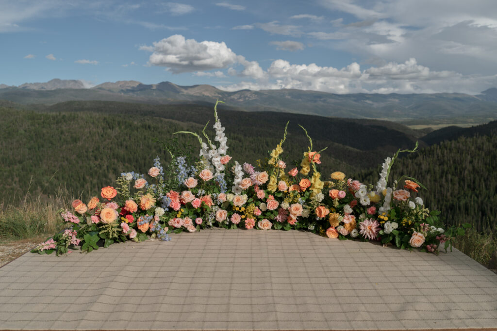 granby ranch wedding florals on mountain top
